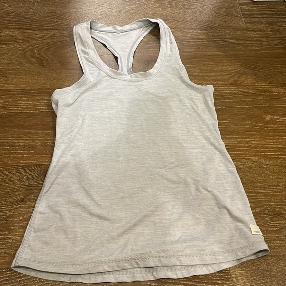 Vuori Tops - VUORI Women’s Lux Performance Tank XS
